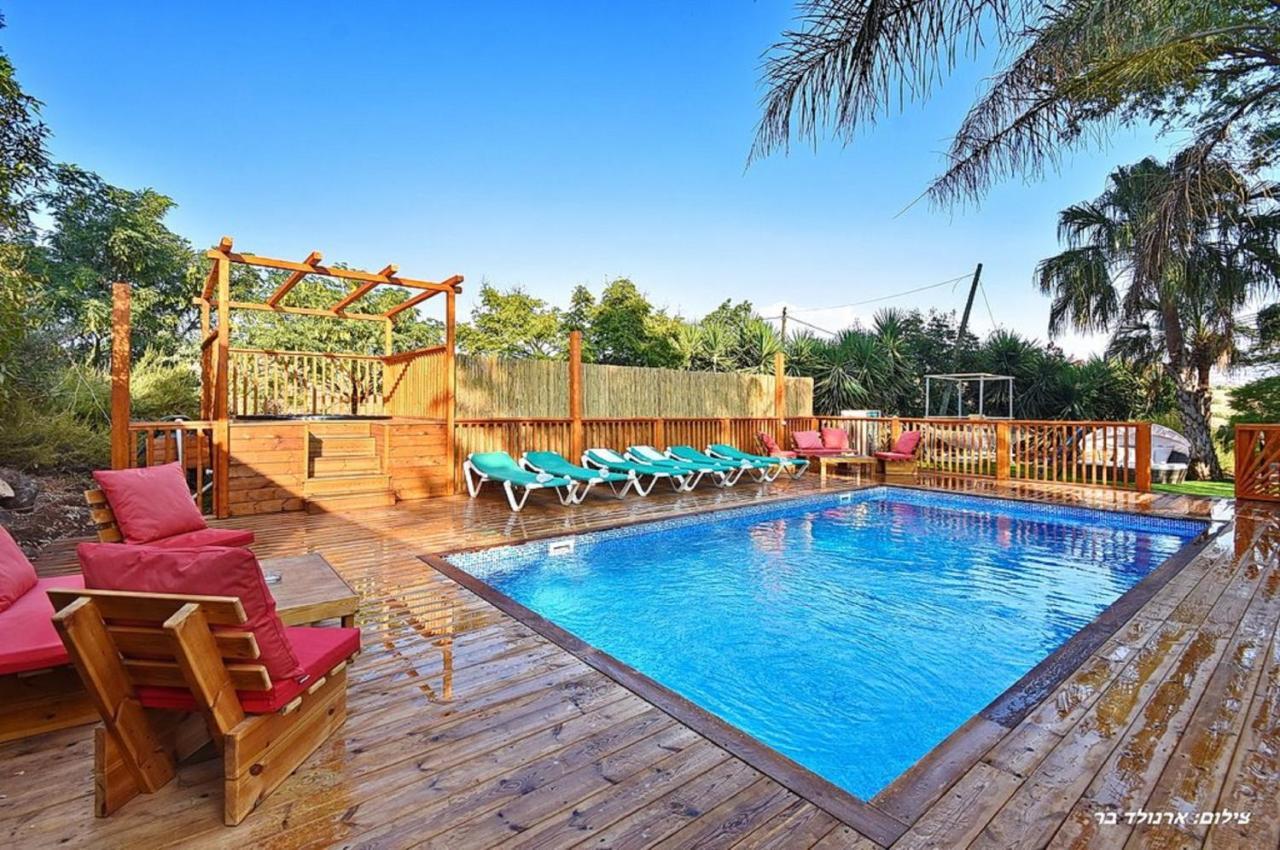Hawaii Mansion Villa Rosh Pinna Exterior photo